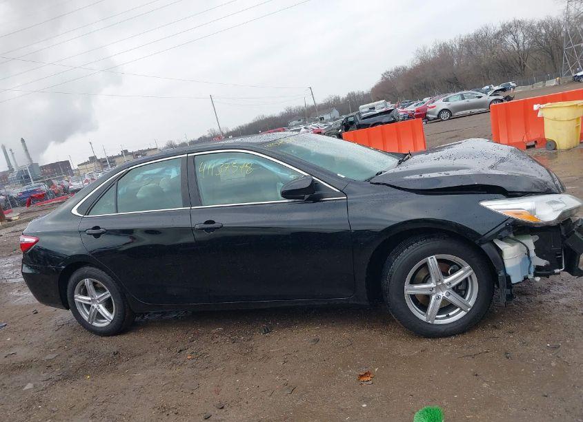 Photo 13 of 2015 Toyota Camry LE (VIN 4T4BF1FK9FR484114)