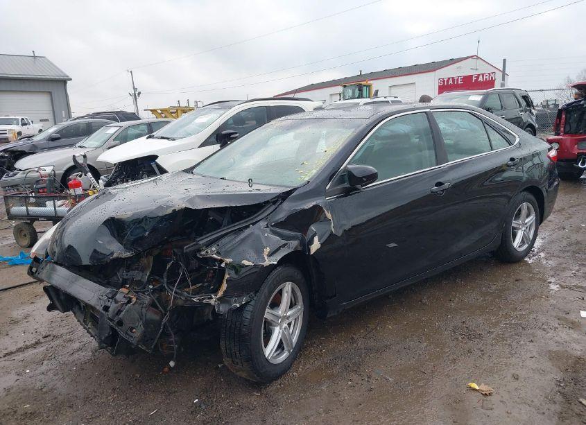 Photo 2 of 2015 Toyota Camry LE (VIN 4T4BF1FK9FR484114)
