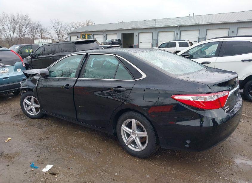 Photo 3 of 2015 Toyota Camry LE (VIN 4T4BF1FK9FR484114)