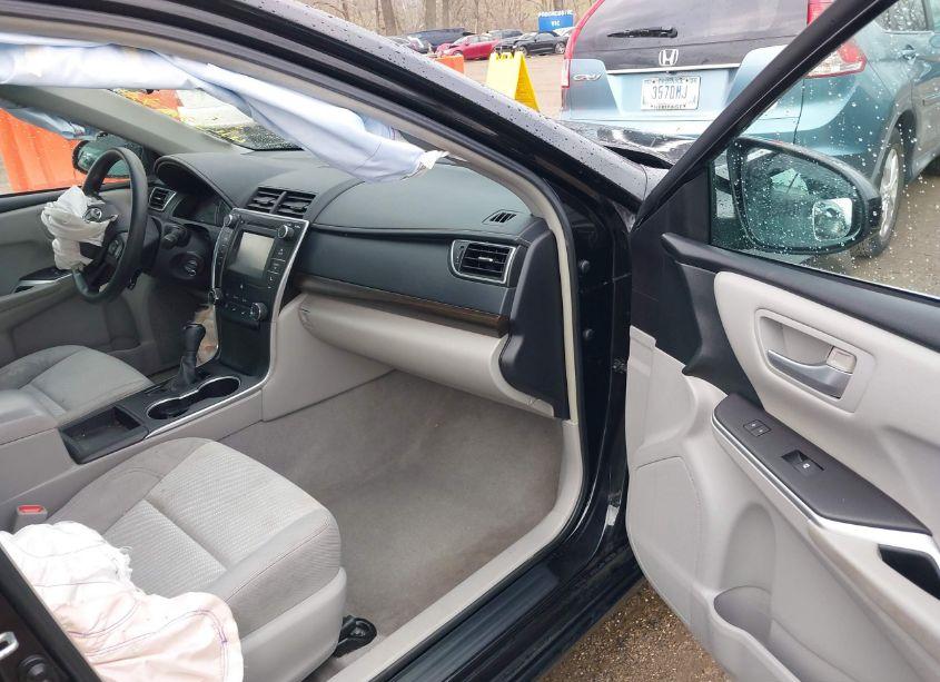 Photo 5 of 2015 Toyota Camry LE (VIN 4T4BF1FK9FR484114)