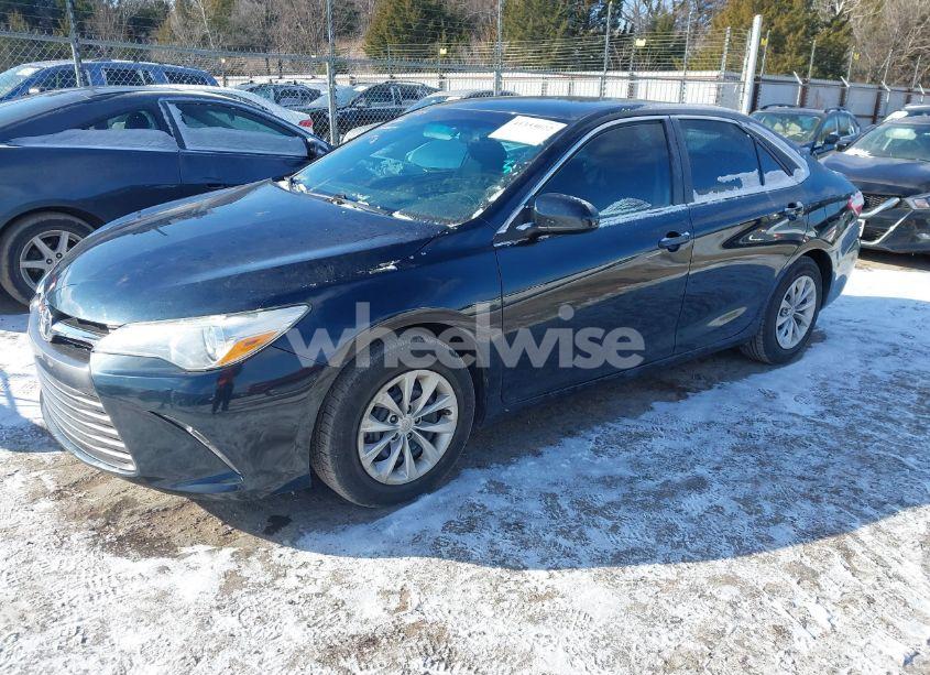 Photo 2 of 2015 Toyota Camry LE (VIN 4T4BF1FK9FR499535)