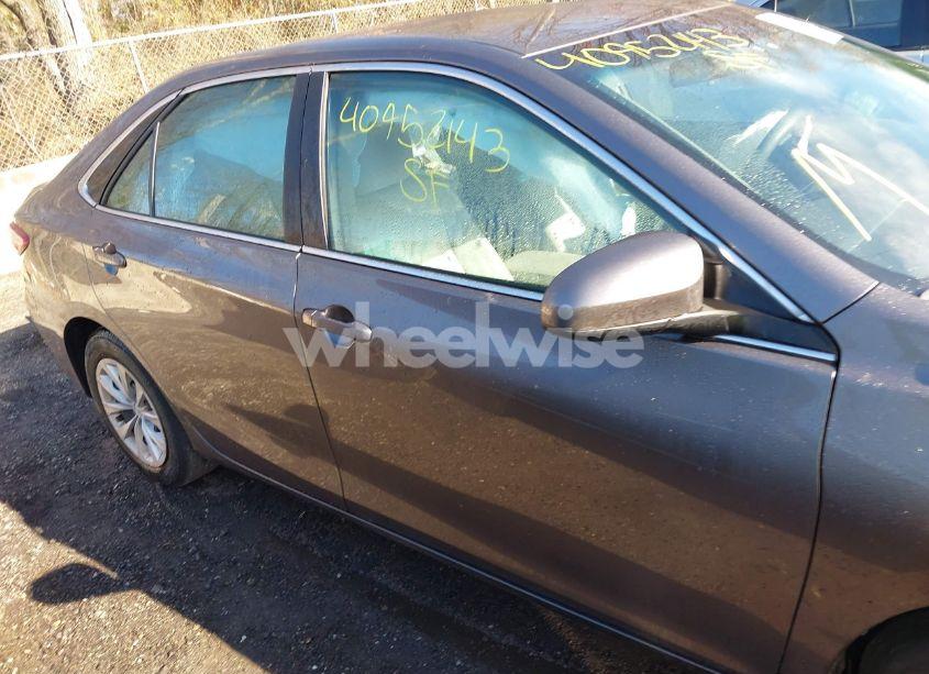 Photo 14 of 2015 Toyota Camry LE (VIN 4T4BF1FK9FR515264)