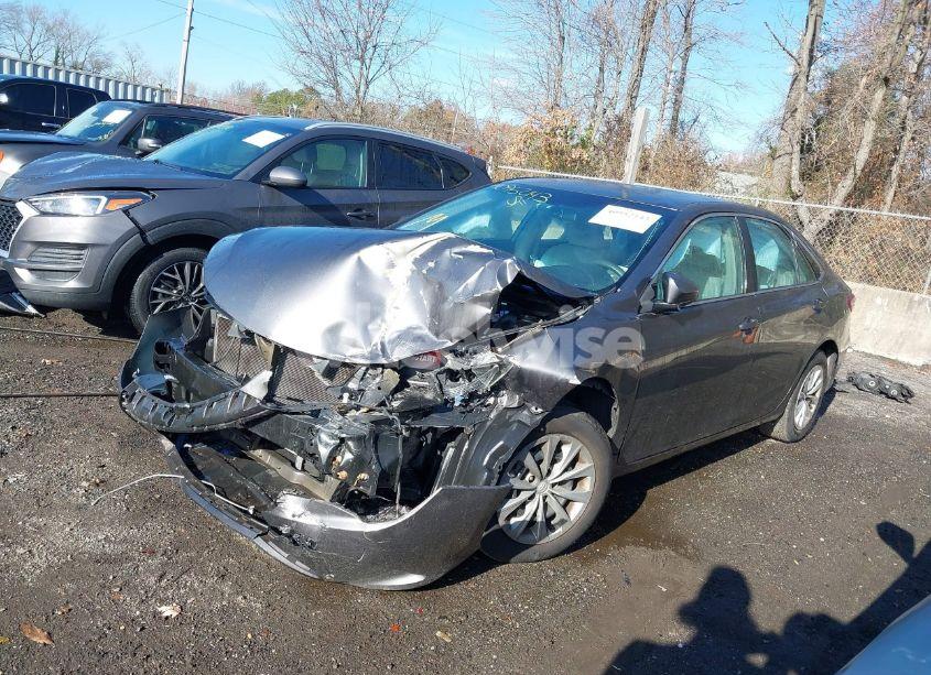 Photo 2 of 2015 Toyota Camry LE (VIN 4T4BF1FK9FR515264)