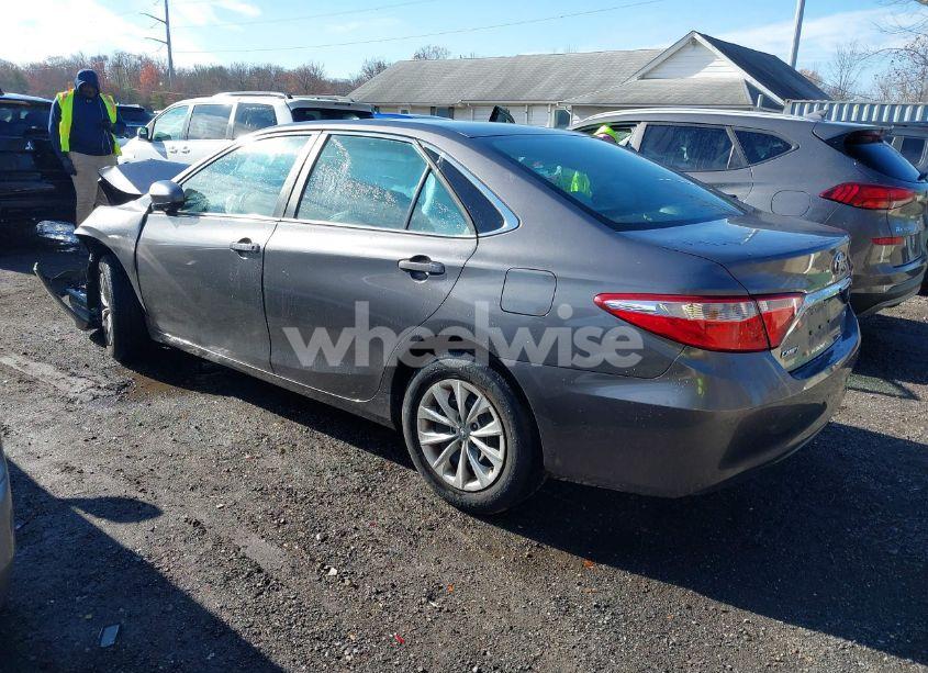 Photo 3 of 2015 Toyota Camry LE (VIN 4T4BF1FK9FR515264)