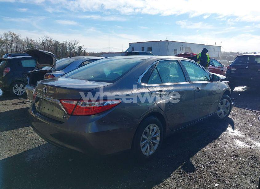 Photo 4 of 2015 Toyota Camry LE (VIN 4T4BF1FK9FR515264)