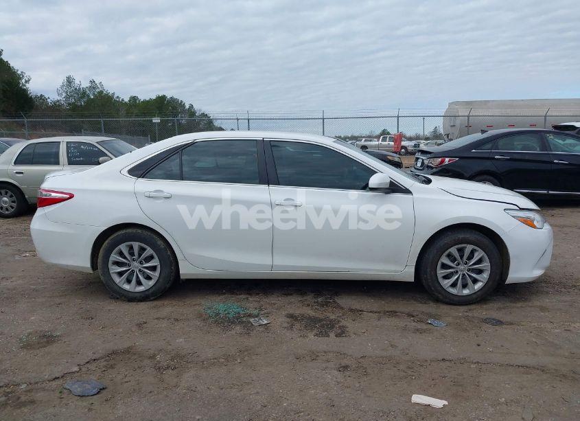 Photo 13 of 2016 Toyota Camry LE (VIN 4T4BF1FK9GR522555)