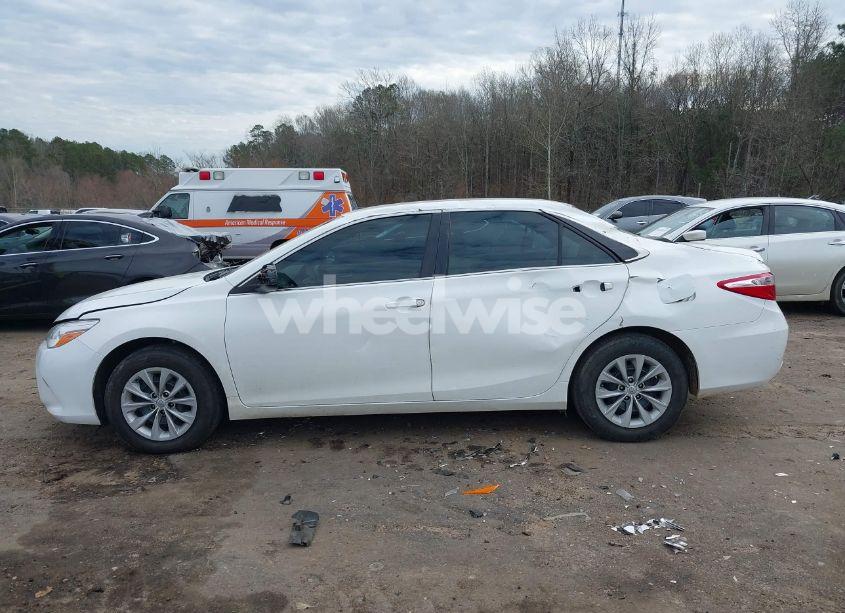 Photo 14 of 2016 Toyota Camry LE (VIN 4T4BF1FK9GR522555)
