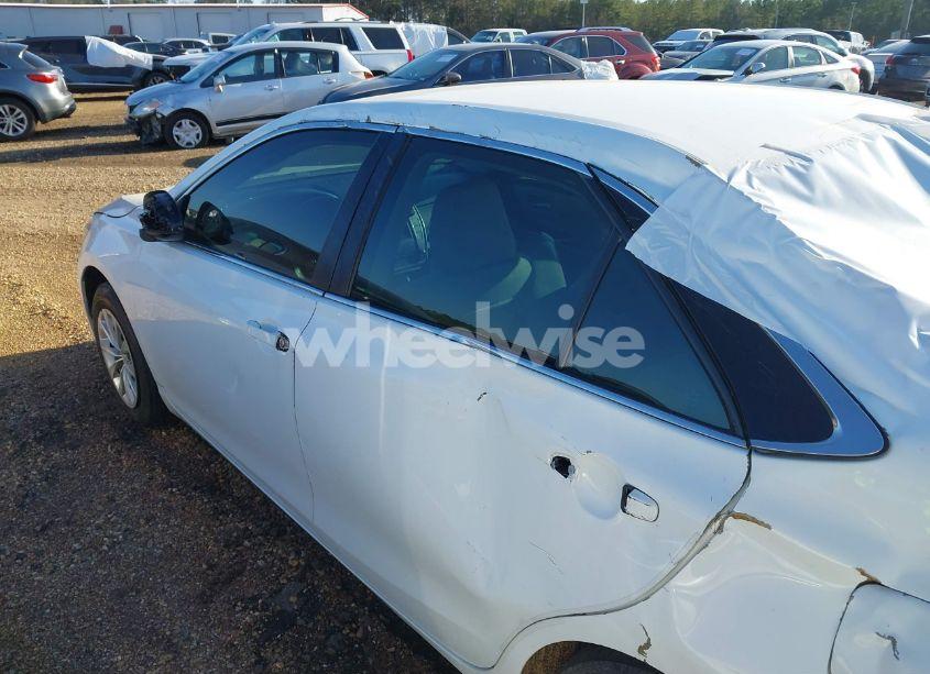 Photo 19 of 2016 Toyota Camry LE (VIN 4T4BF1FK9GR522555)