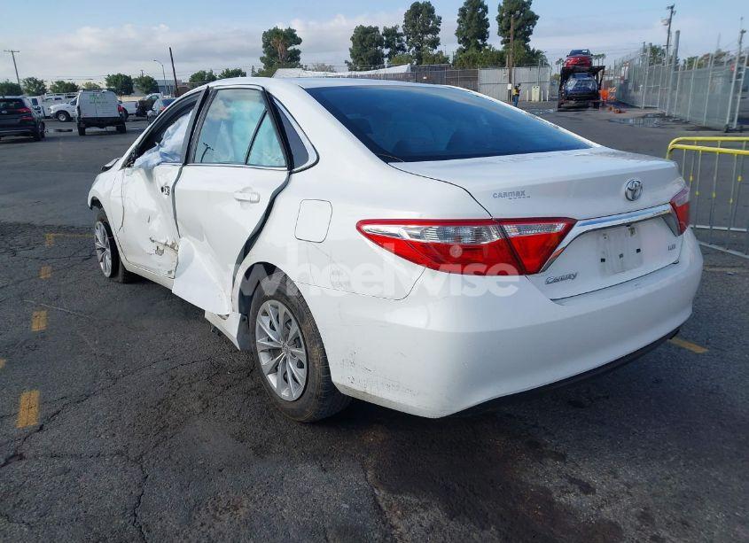 Photo 3 of 2016 Toyota Camry LE (VIN 4T4BF1FK9GR523978)
