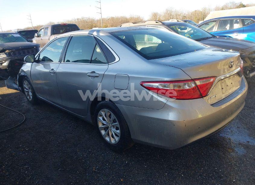 Photo 3 of 2016 Toyota Camry LE (VIN 4T4BF1FK9GR558844)
