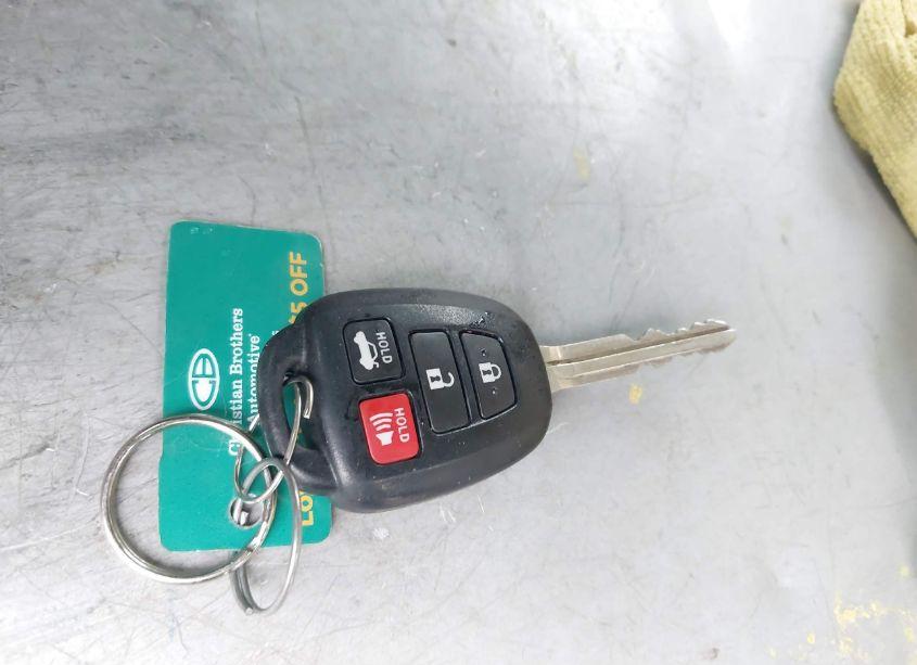 Photo 11 of 2016 Toyota Camry XLE (VIN 4T4BF1FK9GR560254)