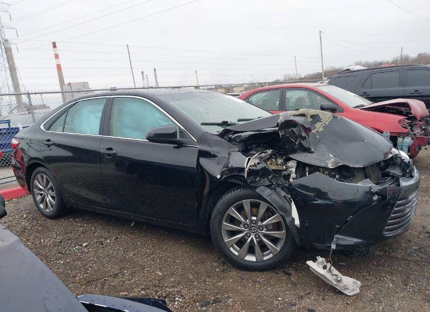 Photo 13 of 2016 Toyota Camry XLE (VIN 4T4BF1FK9GR560254)