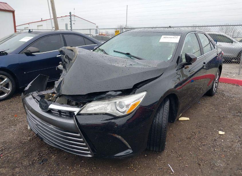 Photo 2 of 2016 Toyota Camry XLE (VIN 4T4BF1FK9GR560254)