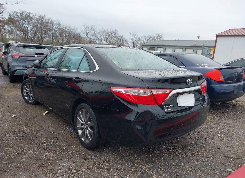 Photo 3 of 2016 Toyota Camry XLE (VIN 4T4BF1FK9GR560254)