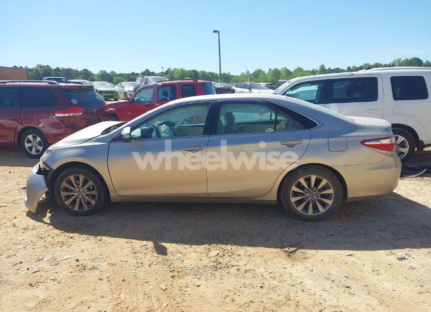 Photo 13 of 2016 Toyota Camry XLE (VIN 4T4BF1FK9GR565244)