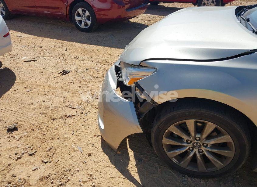 Photo 6 of 2016 Toyota Camry XLE (VIN 4T4BF1FK9GR565244)