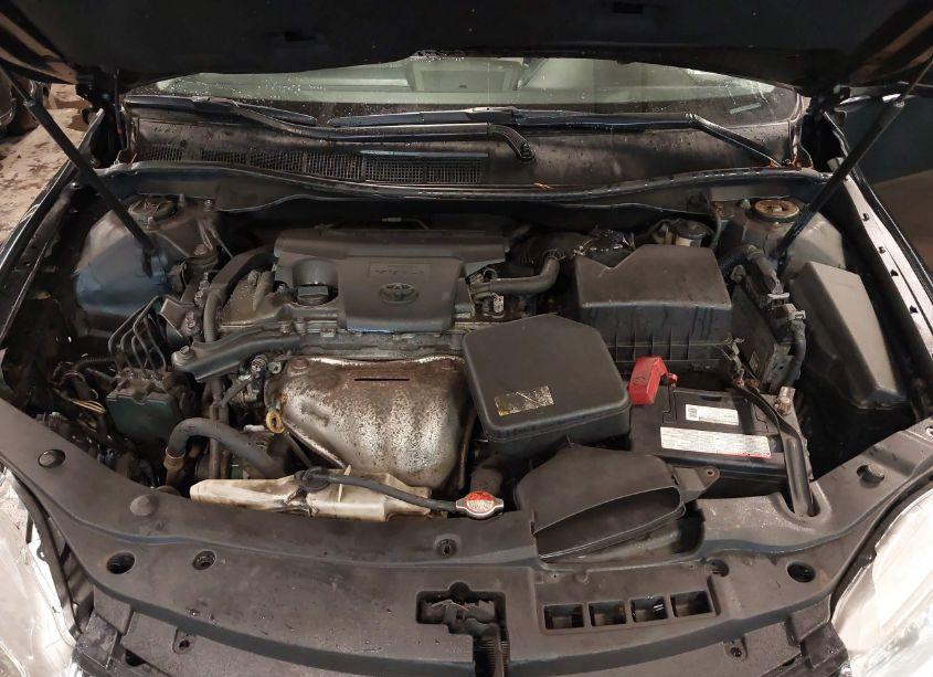 Photo 10 of 2016 Toyota Camry LE (VIN 4T4BF1FK9GR570895)