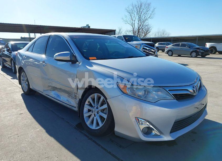2012 Toyota Camry XLE (VIN 4T4BF1FKXCR232187) main photo