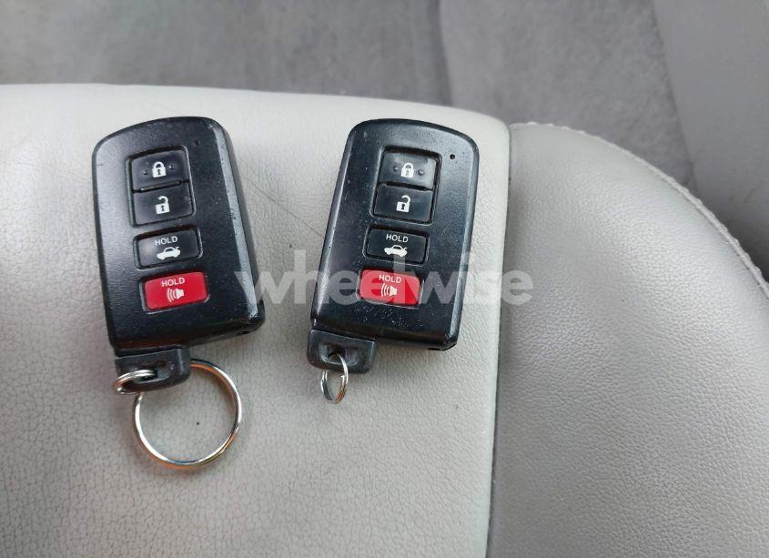 Photo 11 of 2012 Toyota Camry XLE (VIN 4T4BF1FKXCR240645)