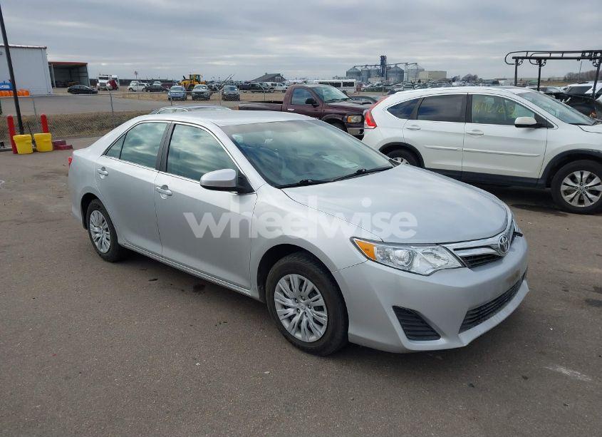 2012 Toyota Camry LE (VIN 4T4BF1FKXCR249572) main photo