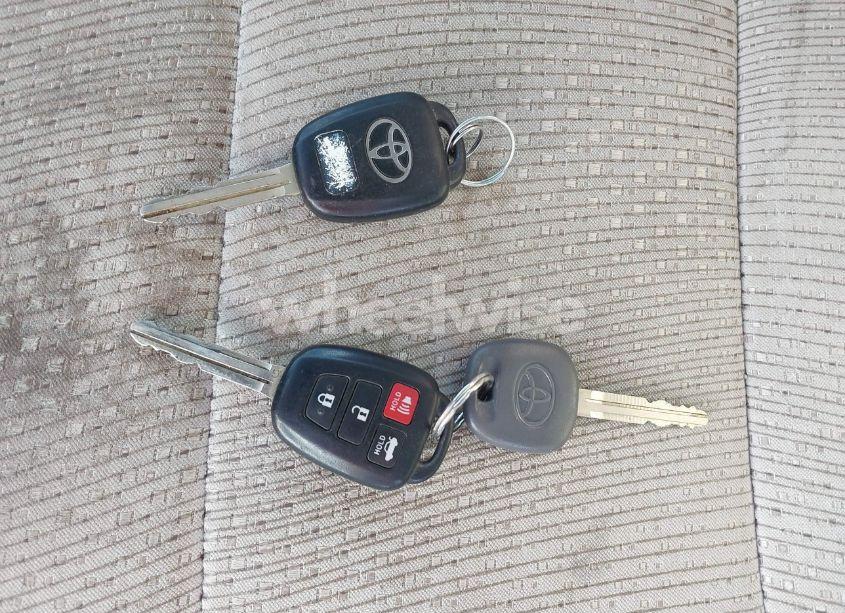 Photo 11 of 2012 Toyota Camry LE (VIN 4T4BF1FKXCR265139)