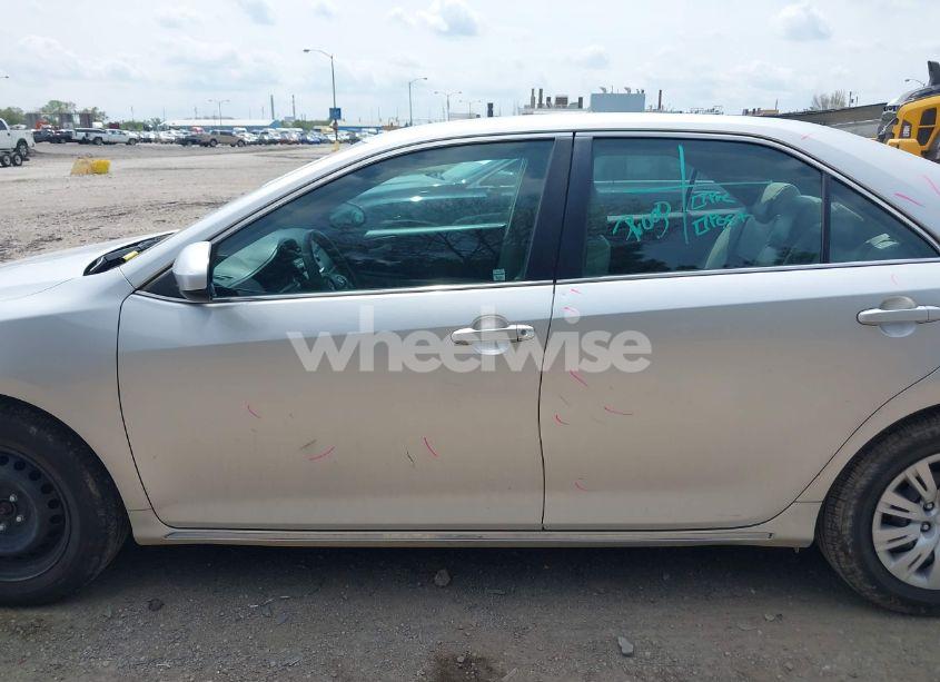 Photo 14 of 2013 Toyota Camry LE (VIN 4T4BF1FKXDR275249)