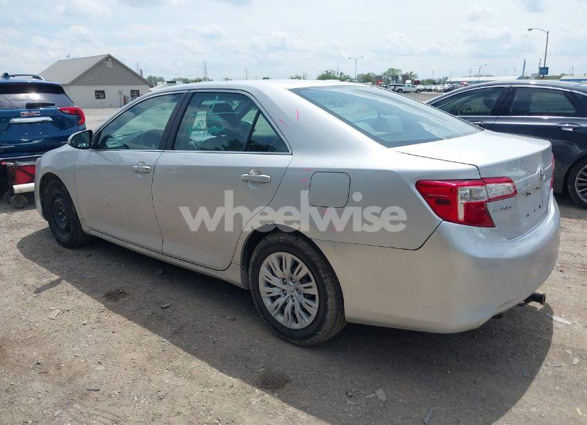 Photo 3 of 2013 Toyota Camry LE (VIN 4T4BF1FKXDR275249)