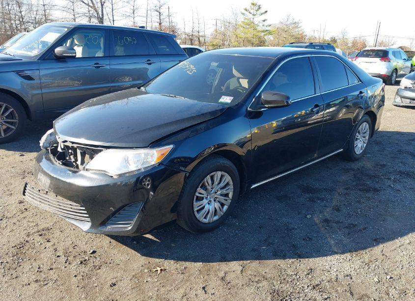 Photo 2 of 2013 Toyota Camry LE (VIN 4T4BF1FKXDR285571)