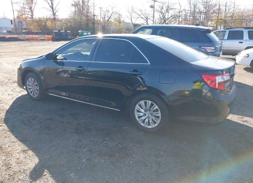 Photo 3 of 2013 Toyota Camry LE (VIN 4T4BF1FKXDR285571)