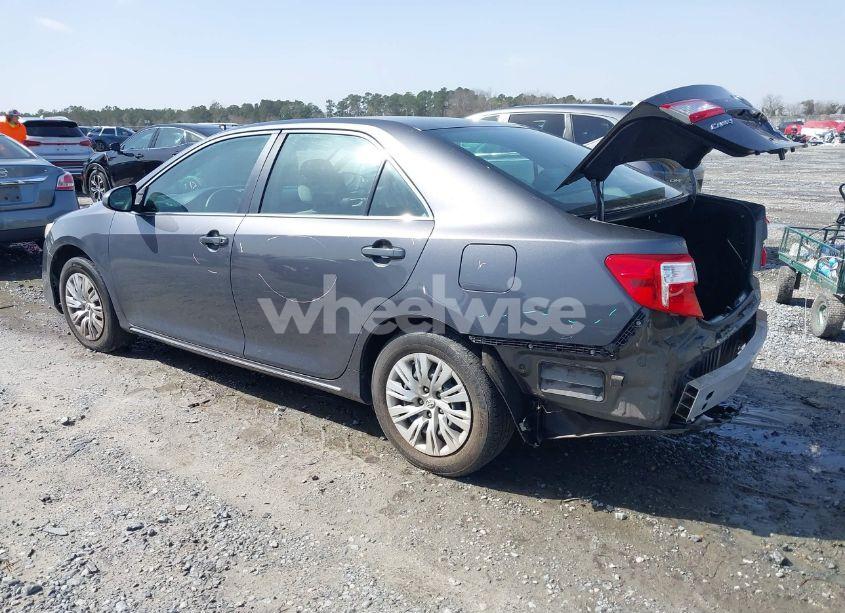 Photo 3 of 2013 Toyota Camry LE (VIN 4T4BF1FKXDR286235)