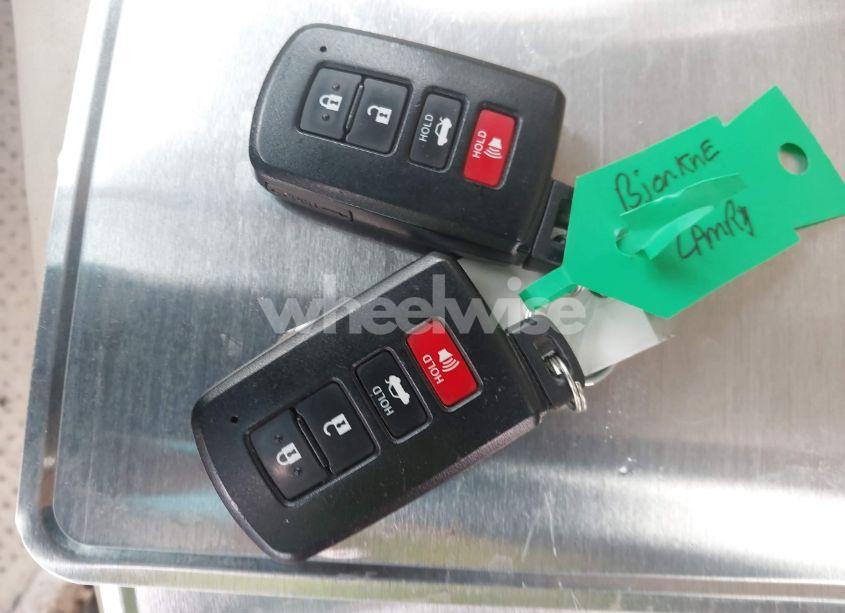 Photo 11 of 2013 Toyota Camry XLE (VIN 4T4BF1FKXDR333490)