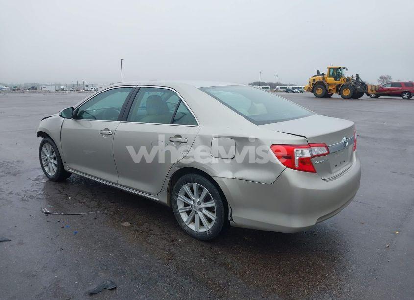Photo 3 of 2013 Toyota Camry XLE (VIN 4T4BF1FKXDR333490)