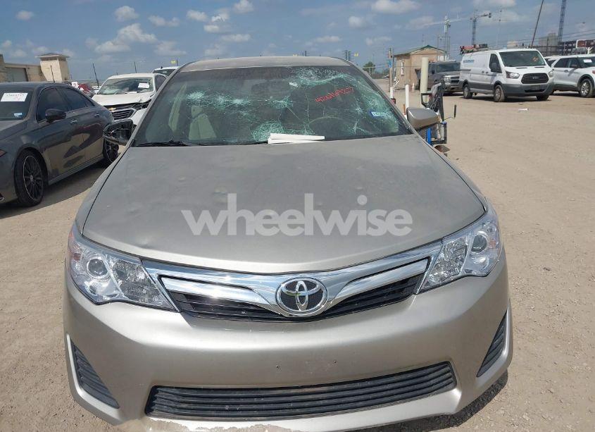 Photo 12 of 2014 Toyota Camry LE (VIN 4T4BF1FKXER345012)