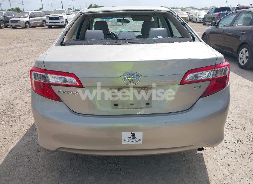Photo 16 of 2014 Toyota Camry LE (VIN 4T4BF1FKXER345012)