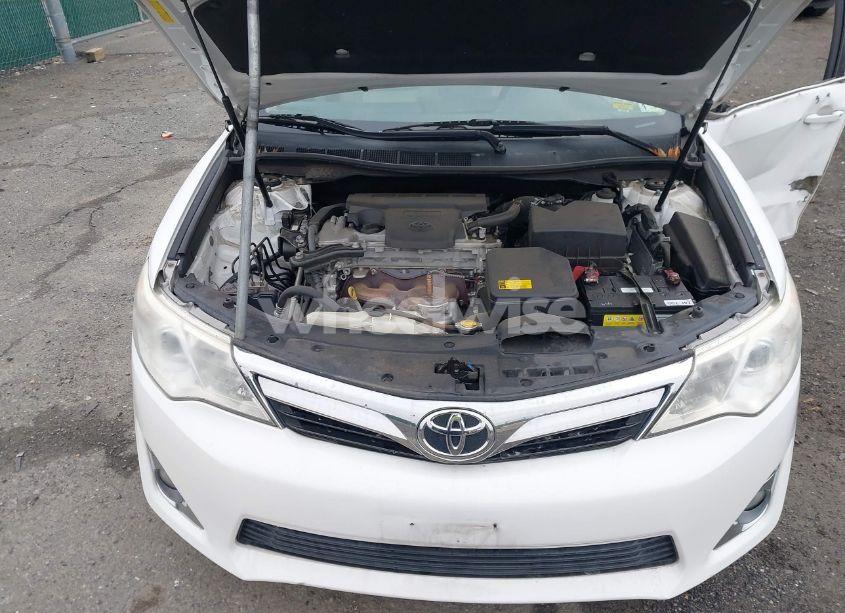 Photo 10 of 2014 Toyota Camry XLE (VIN 4T4BF1FKXER346001)