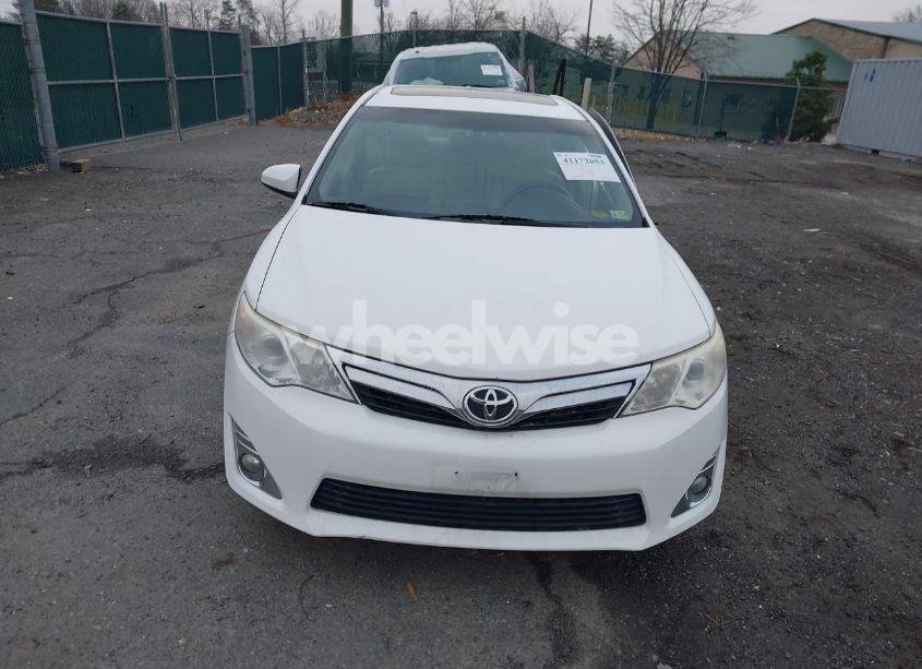 Photo 12 of 2014 Toyota Camry XLE (VIN 4T4BF1FKXER346001)