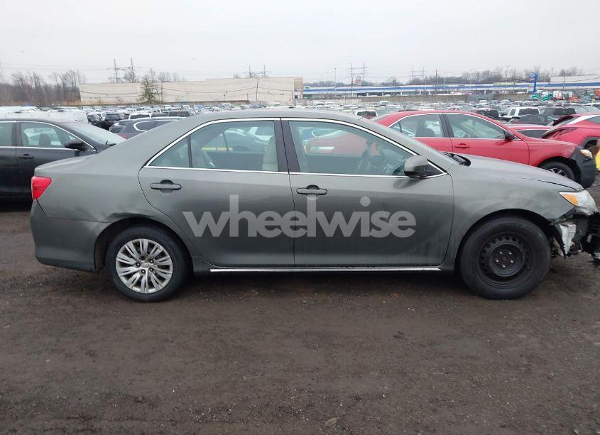 Photo 13 of 2014 Toyota Camry LE (VIN 4T4BF1FKXER346533)