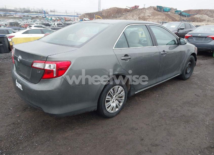 Photo 4 of 2014 Toyota Camry LE (VIN 4T4BF1FKXER346533)