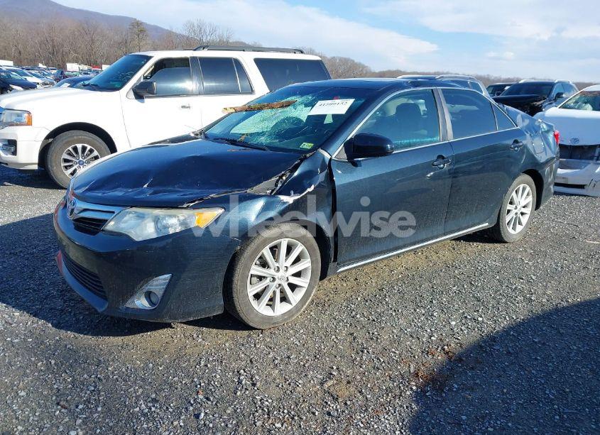 Photo 2 of 2014 Toyota Camry XLE (VIN 4T4BF1FKXER349223)