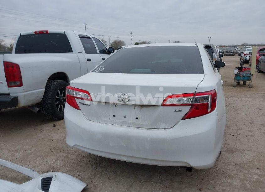 Photo 16 of 2014 Toyota Camry LE (VIN 4T4BF1FKXER383100)