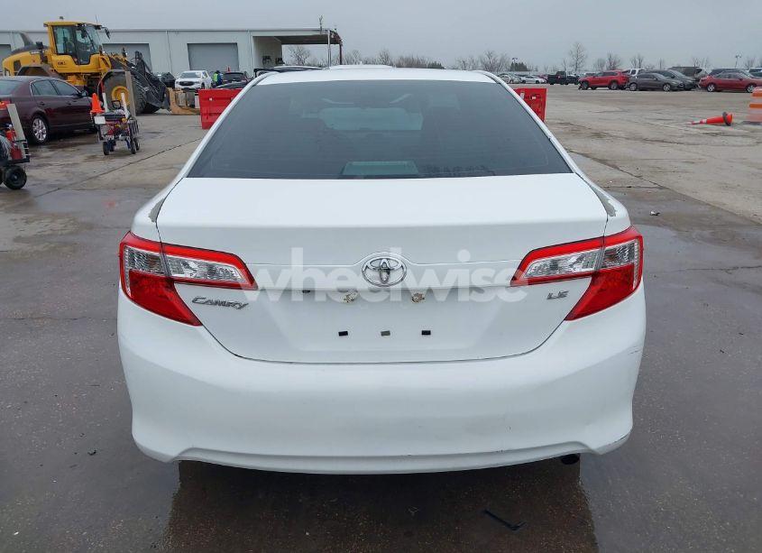 Photo 16 of 2014 Toyota Camry LE (VIN 4T4BF1FKXER397031)