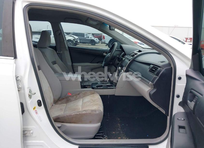 Photo 5 of 2014 Toyota Camry LE (VIN 4T4BF1FKXER397031)