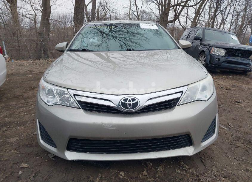 Photo 12 of 2014 Toyota Camry LE (VIN 4T4BF1FKXER406777)