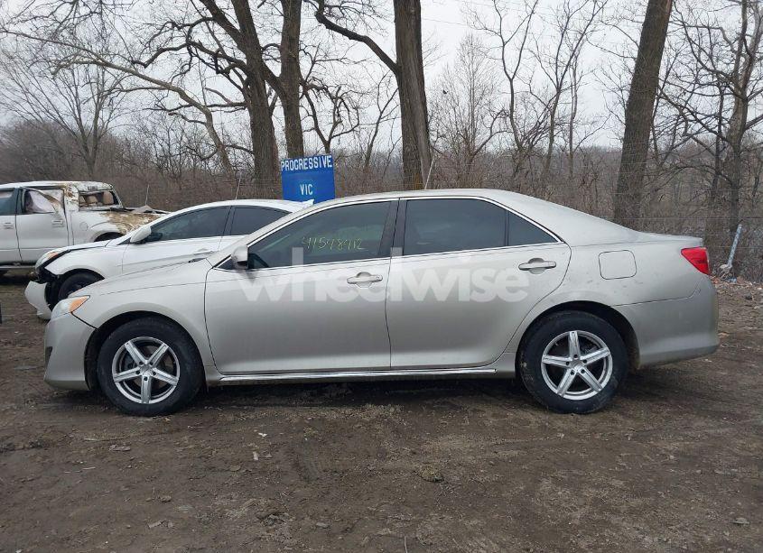 Photo 14 of 2014 Toyota Camry LE (VIN 4T4BF1FKXER406777)