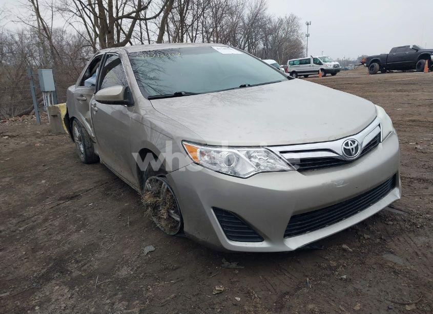 Photo 6 of 2014 Toyota Camry LE (VIN 4T4BF1FKXER406777)