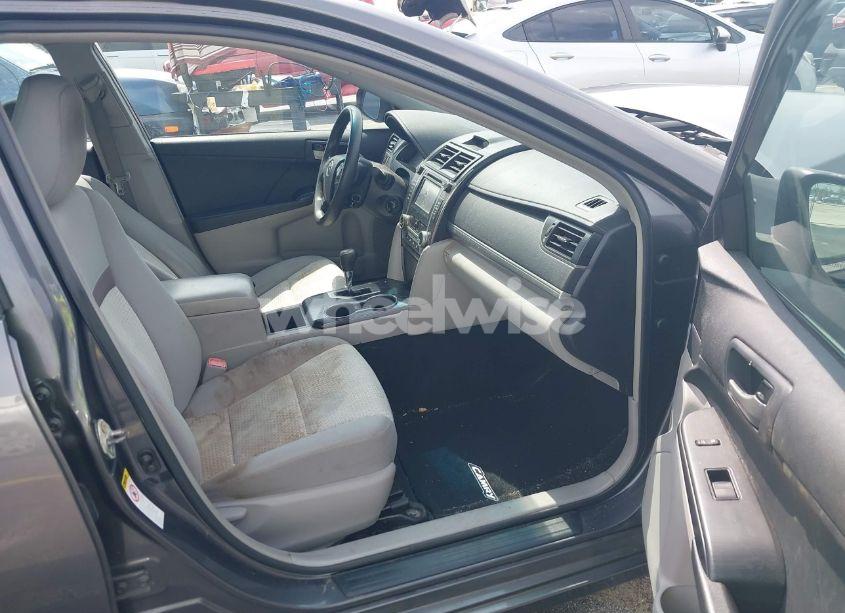 Photo 5 of 2014 Toyota Camry L (VIN 4T4BF1FKXER413082)