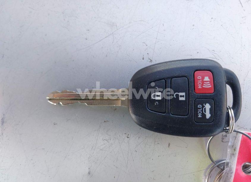 Photo 11 of 2014 Toyota Camry LE (VIN 4T4BF1FKXER418315)