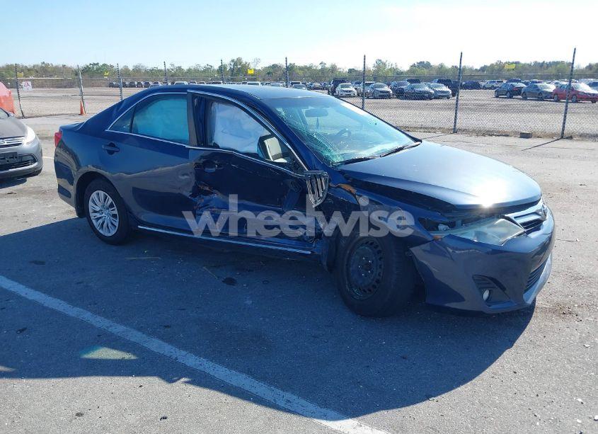 Photo 13 of 2014 Toyota Camry LE (VIN 4T4BF1FKXER418315)