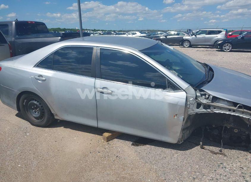 Photo 14 of 2014 Toyota Camry LE (VIN 4T4BF1FKXER436068)