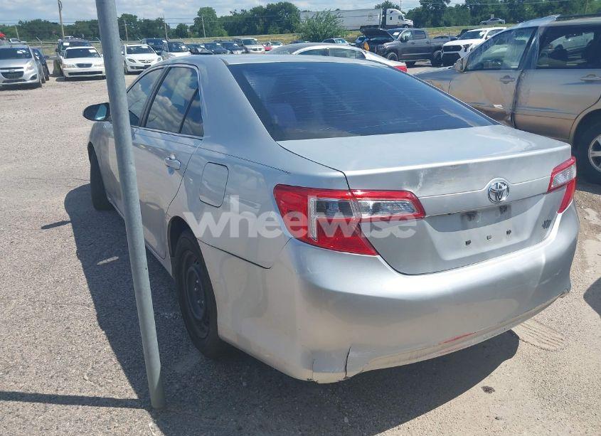 Photo 3 of 2014 Toyota Camry LE (VIN 4T4BF1FKXER436068)
